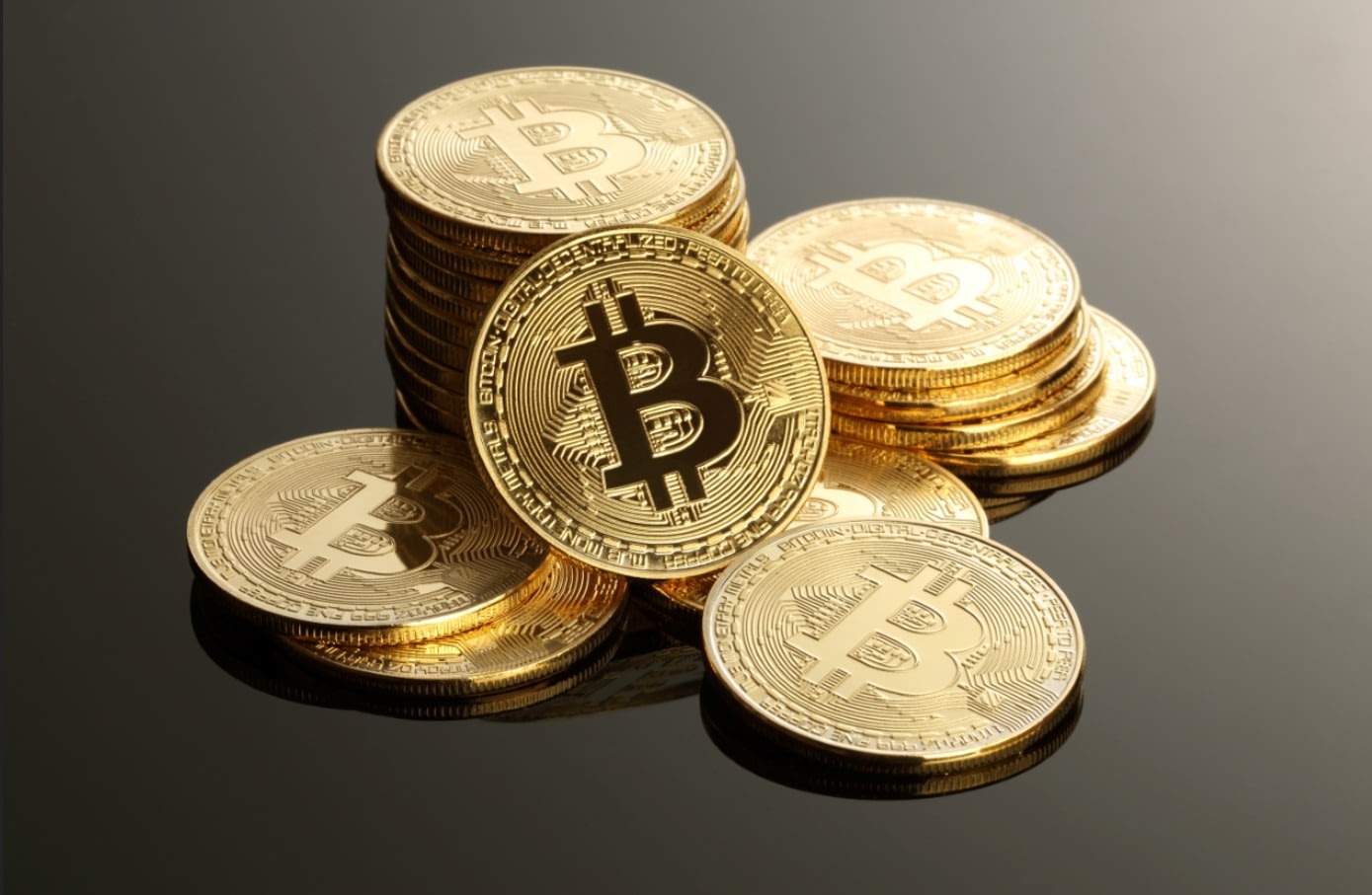Bitcoin drops below $40K, Monero trading higher